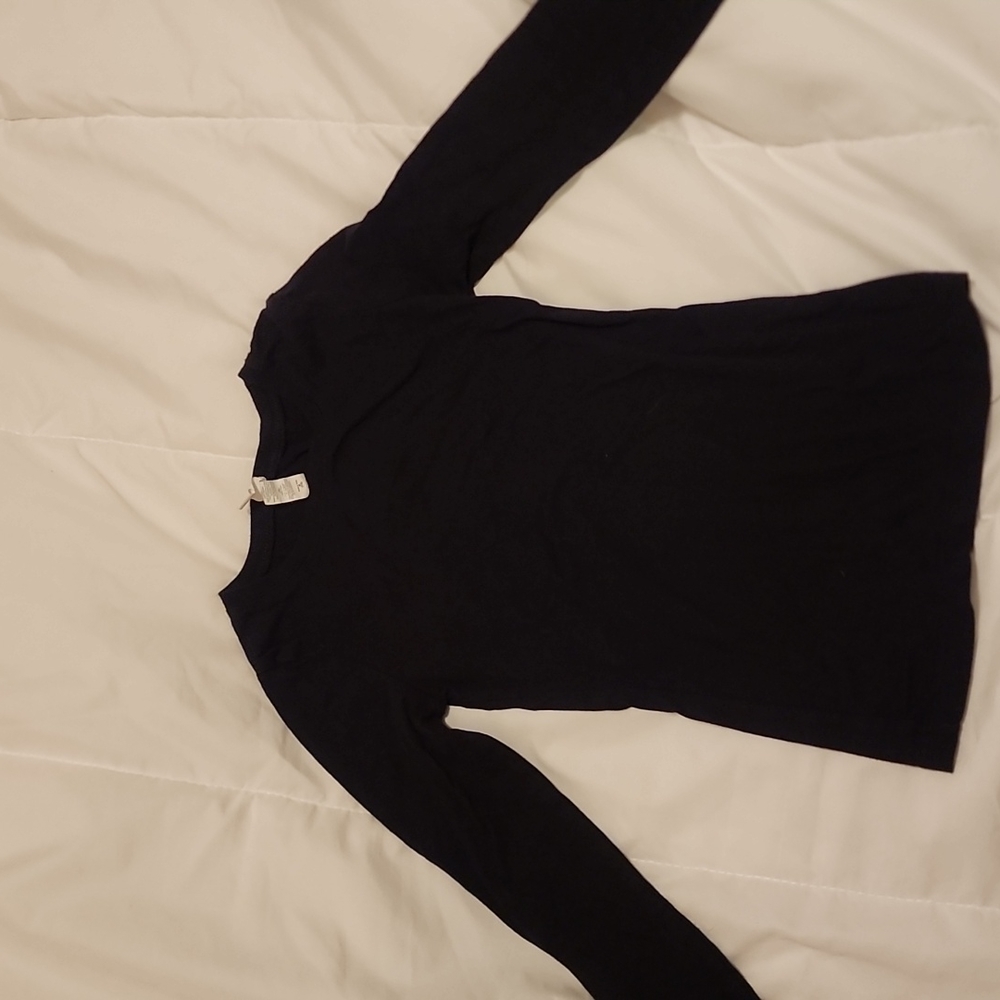 Long sleeved black tee